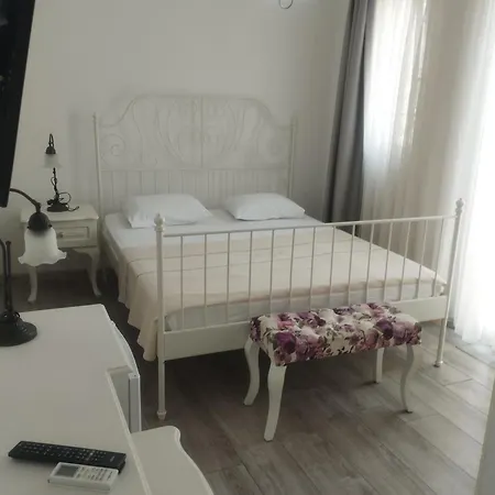 Noonbir Alacati Bed & Breakfast Çeşme
