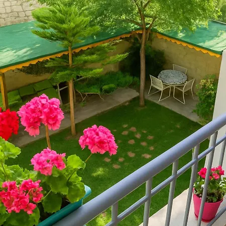 Noonbir Alacati 住宿加早餐酒店